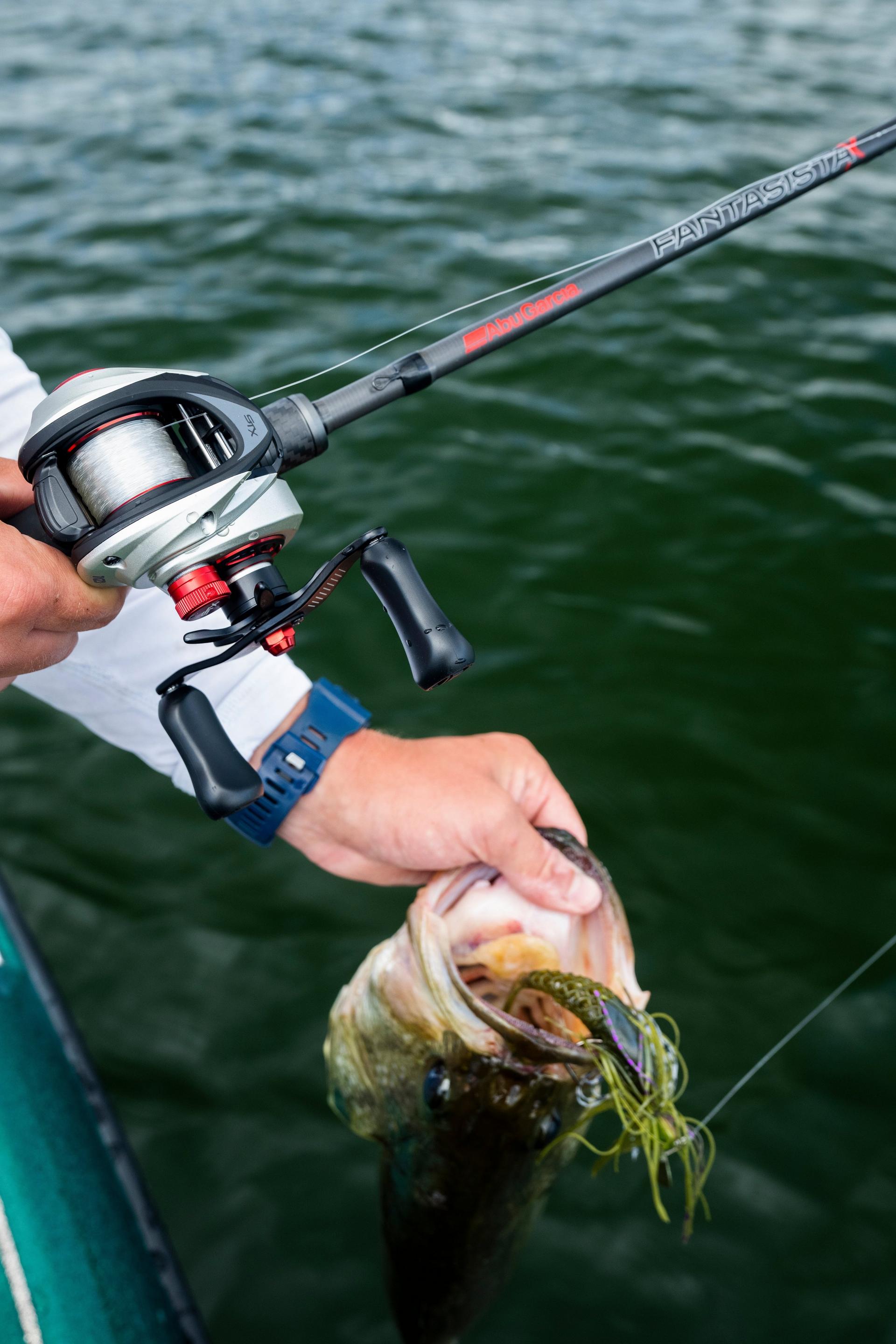 REVO STX BAITCAST REEL    | ABU GARCIA®